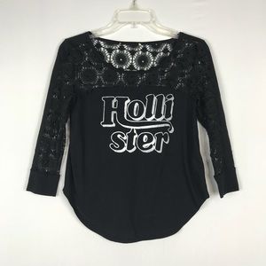 Hollister crochet yoke and sleeve graphic top Sz S